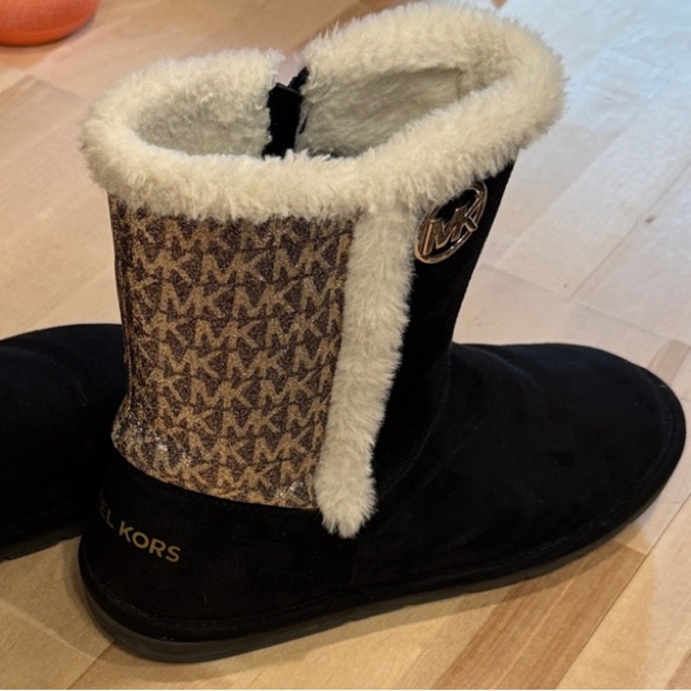 Michael Kors Black and Tan Winter Boots for Girls
